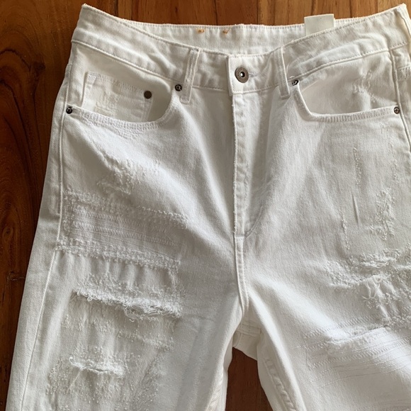 Distressed straight jeans - Picture 14 of 15